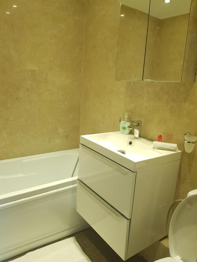 Ritmului Mega Mall Studio Bukares Bagian luar foto