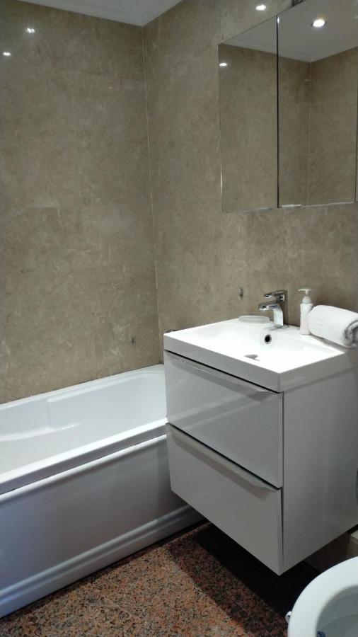 Ritmului Mega Mall Studio Bukares Bagian luar foto