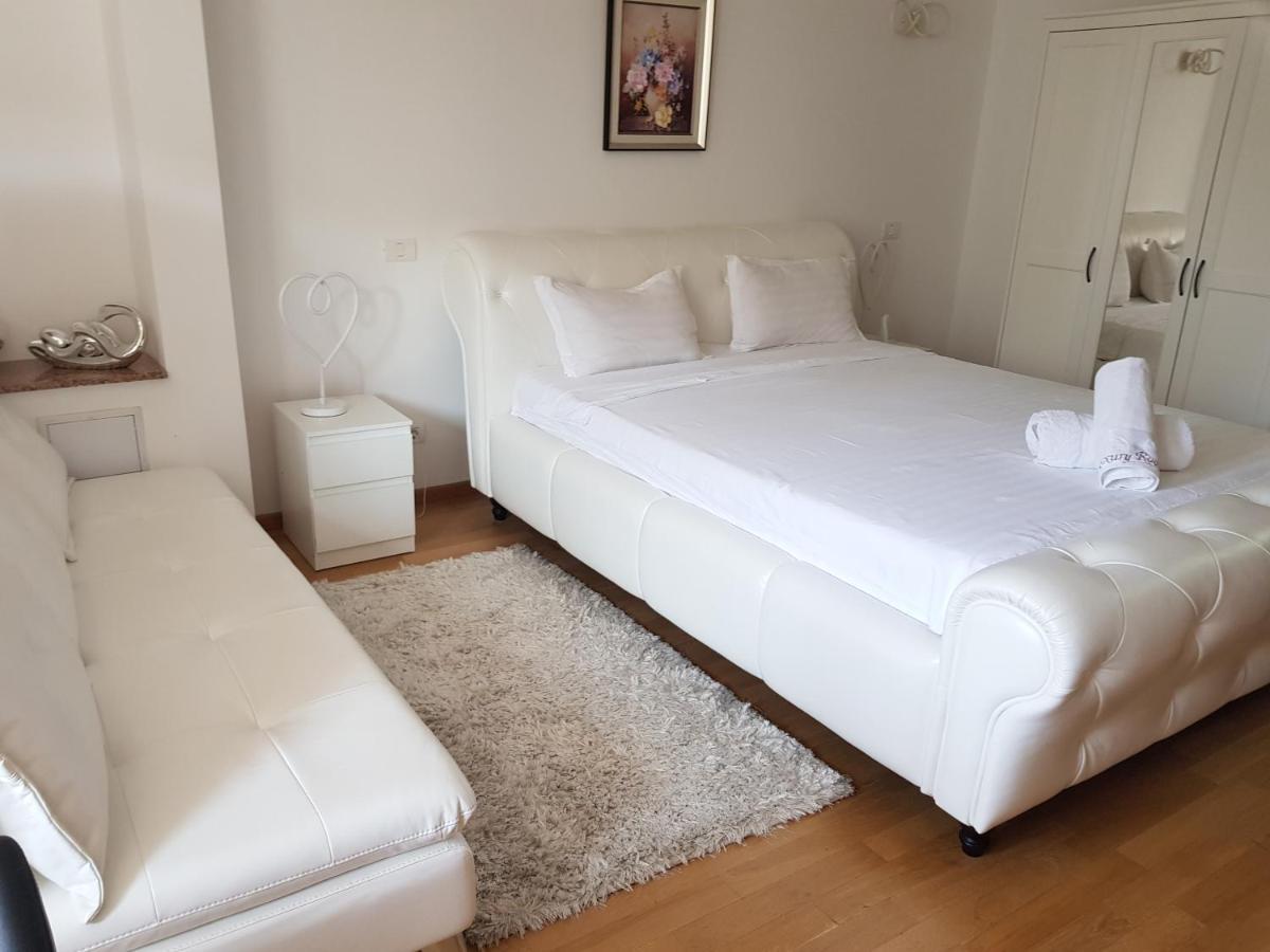 Ritmului Mega Mall Studio Bukares Bagian luar foto